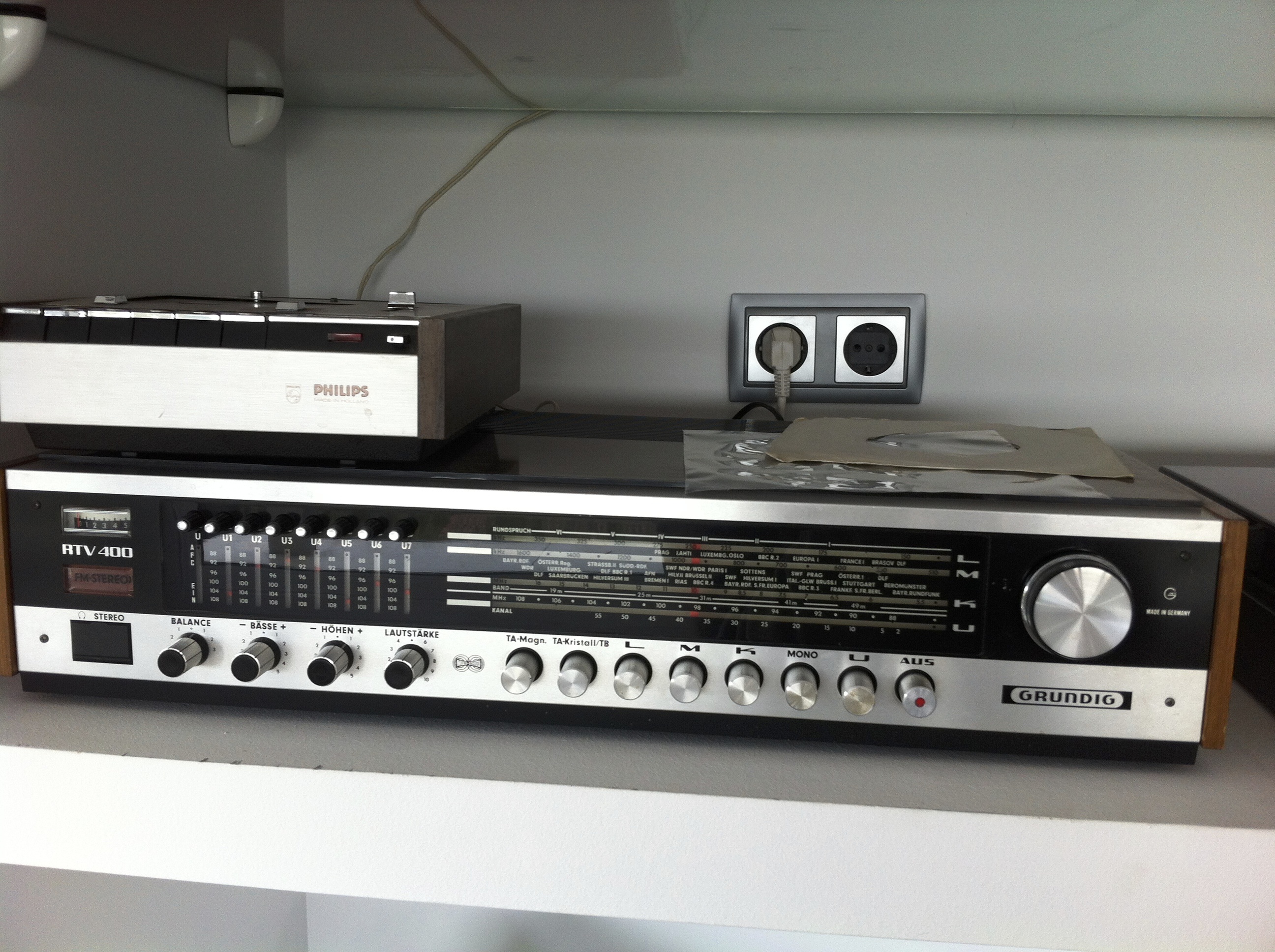 Radio Antigua Grundig RTV 400