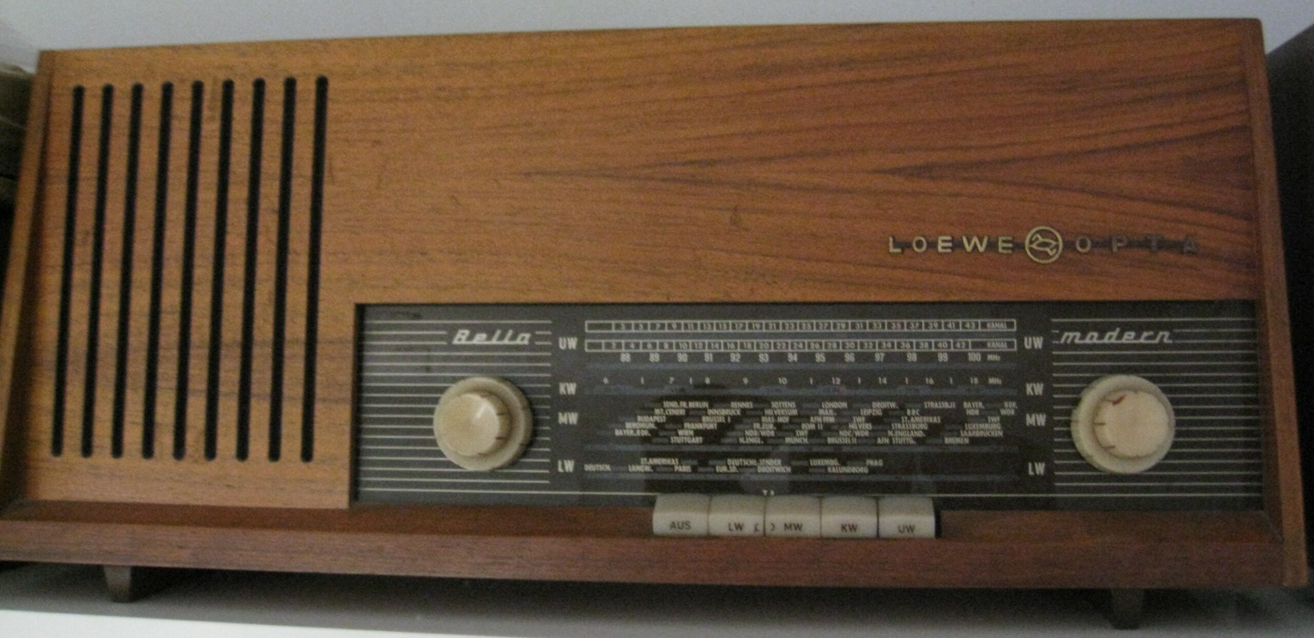 Reparacion Radios Antiguas - Loewe Opta Bella modern 32013 W Radioexperto.com