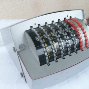 calculadora sumadora SIMEX (CAROLINE) años 50. Radioexperto.com