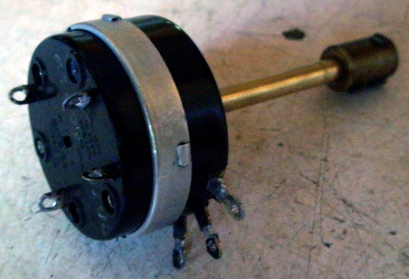 Reparación Potenciómetro radio antigua - Autoradio Philco mod 7 - 24