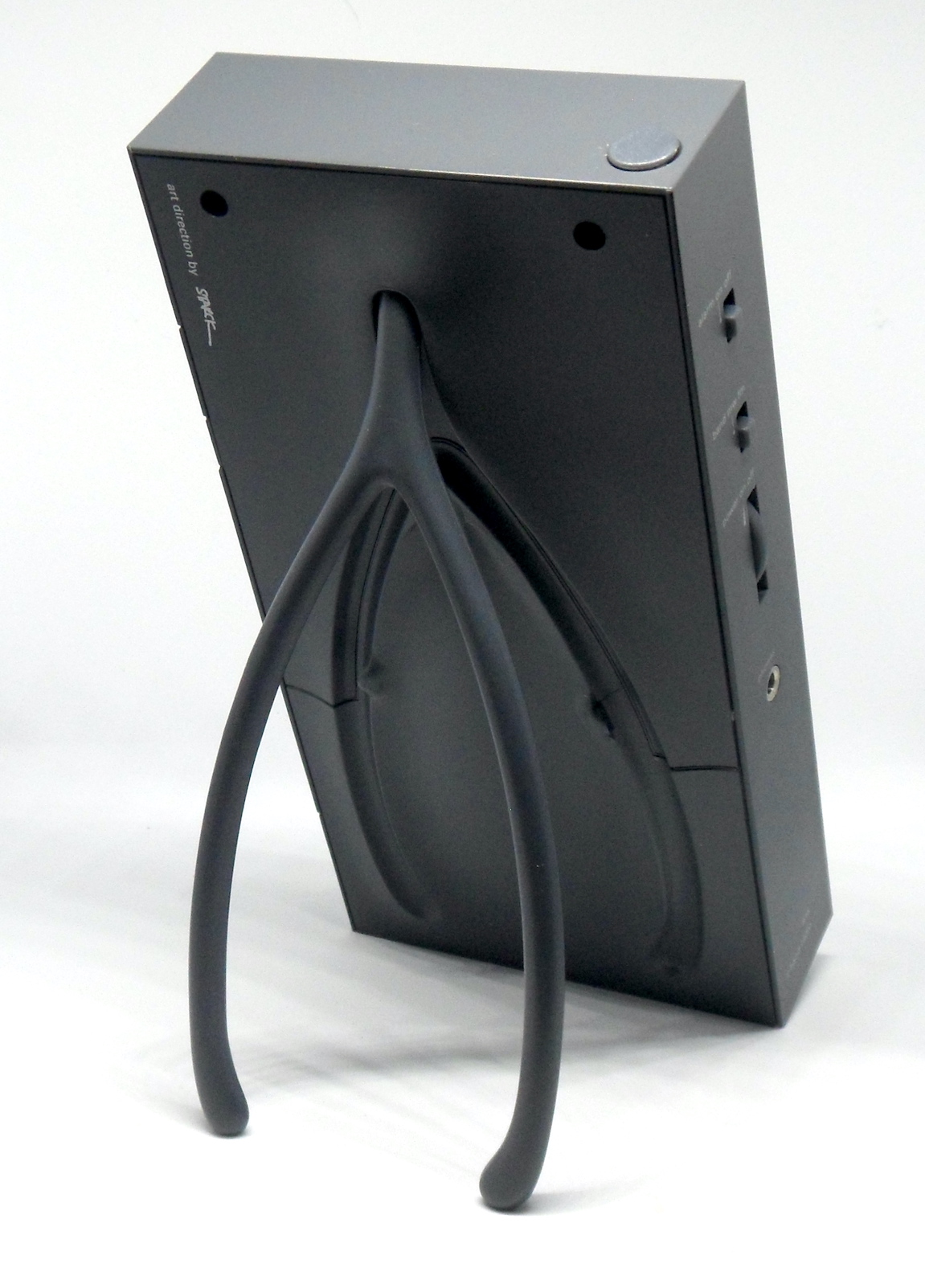 Radio R15 (Thomson) & RT201 (Telefunken) – by Philippe Starck