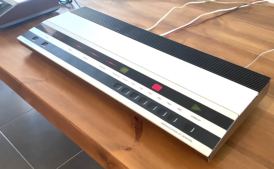 Beomaster 1900 - Bang&Olufsen. Diseño revolucionario europeo