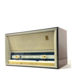 6- Radio Phonola Derby 693-C, AM, Corta y FM. Italia 1961