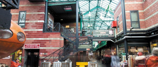 Mercado Dauphine 1 -Place-_-630x405-_-©-Le-Village-des-Puces