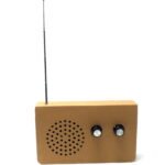 Carboard Radio Suck UK. ¡Radio sostenible de cartón!