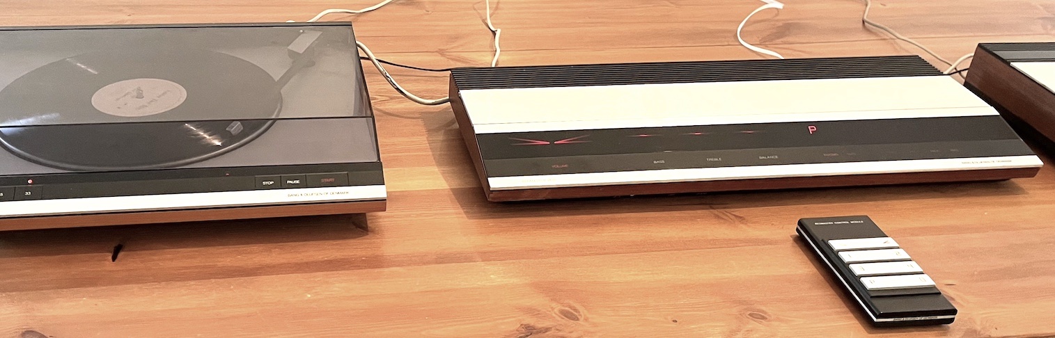 Beomaster 2400 y Beosystem completo 2400 de Bang & Olufsen.
