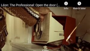 Escena de lla Película "el profesional" con la radio General Electric 861