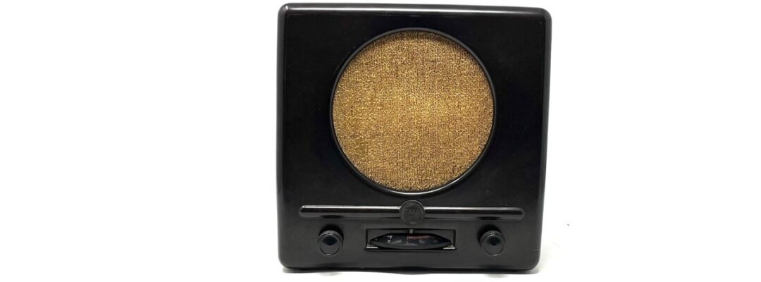 Braun DKE 38 - Deutschen Kleinempfängers la radio nazi Braun DKE 38 - Deutschen Kleinempfängers la radio nazi