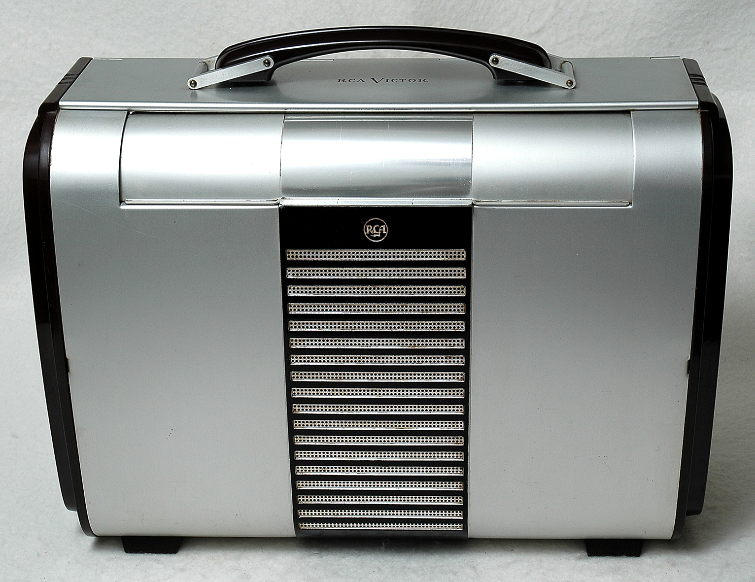 RCA Victor 8BX6 Globe Trotter