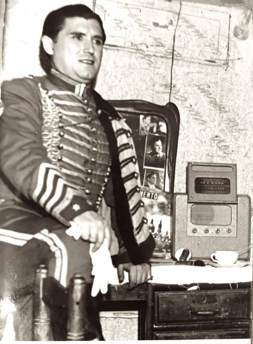 El Tenor Jeronimo Meseguer y su radio viajera