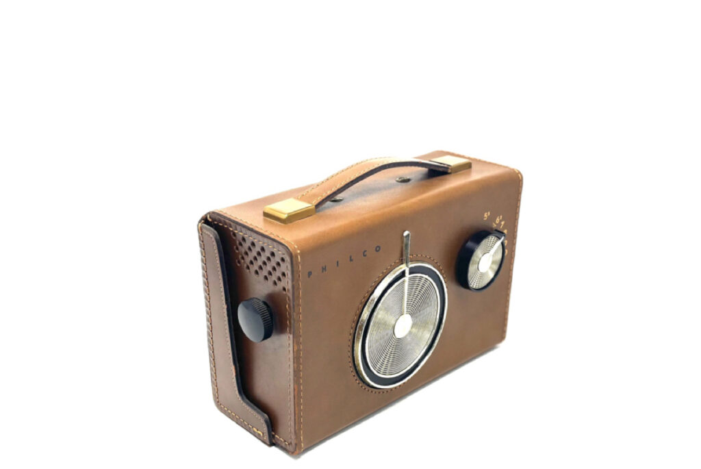 Philco E-676-124 Mustan