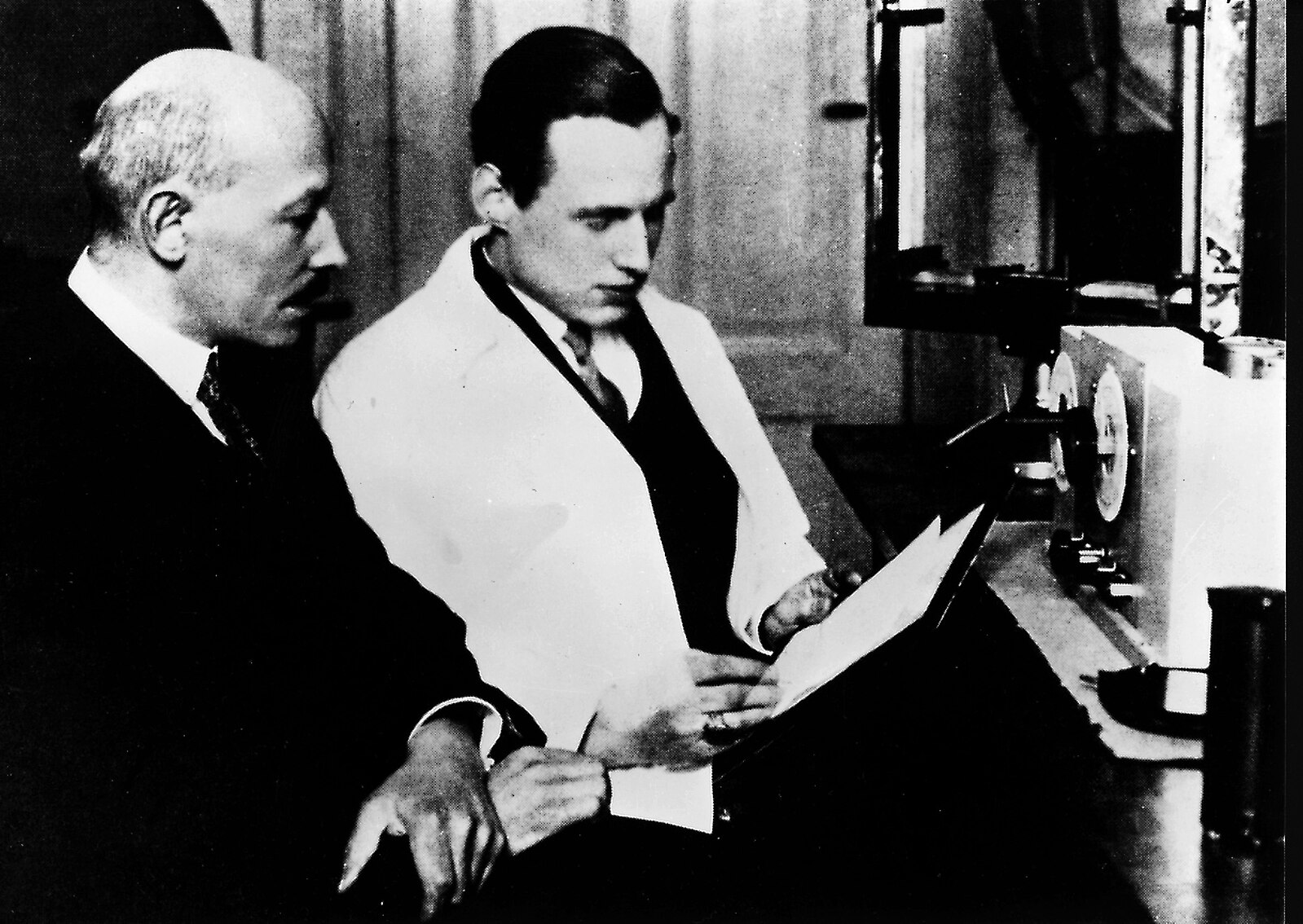 Siegmund Loewe junto a Manfred von Ardenne
