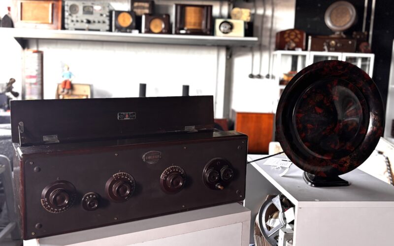 Radio Atwater Kent 20C Big Box. Radio de válvulas años 20 Radioexperto.com