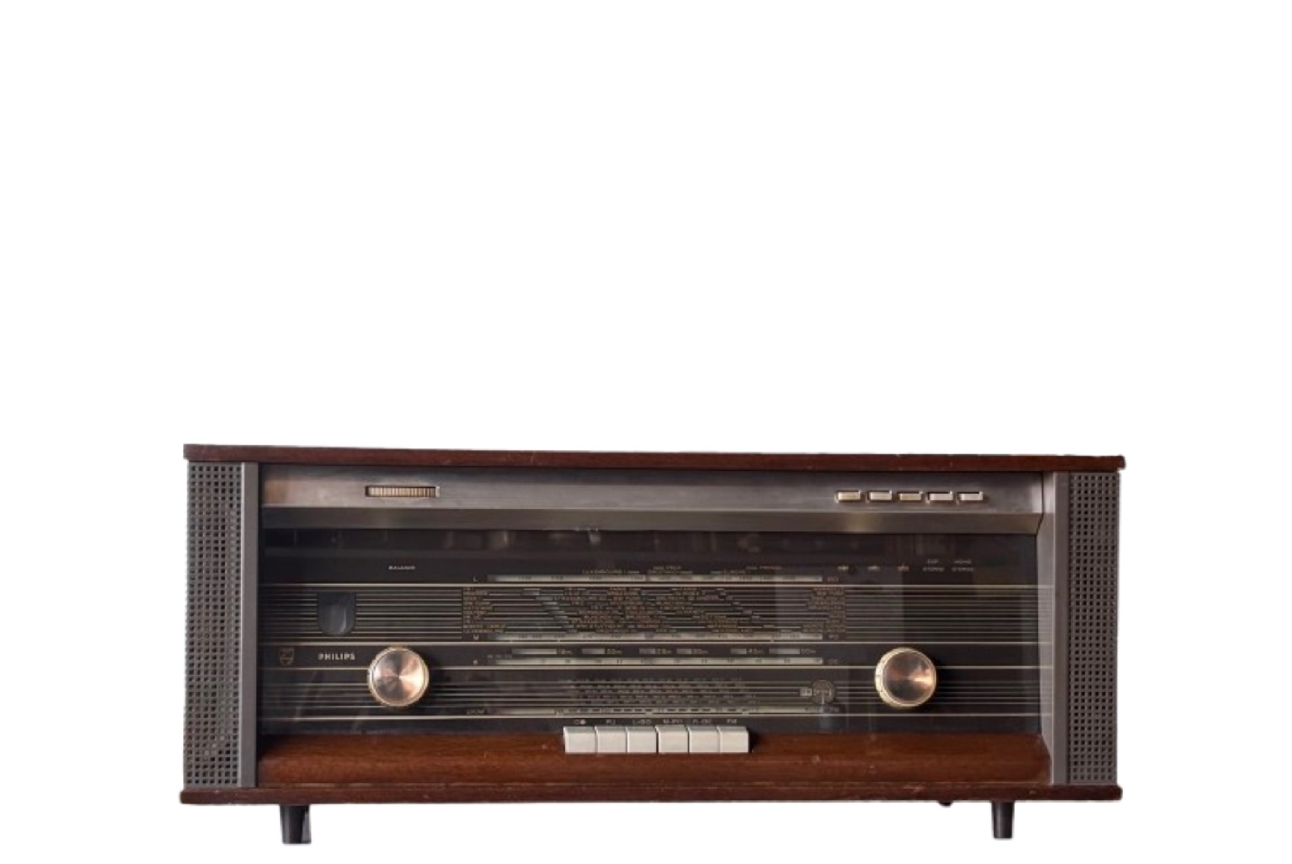 6 – Radio de válvulas Philips B5X44A  de 1964  (con bluetooth auxiliar)
